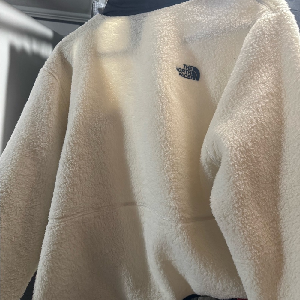 The North Face Sherpa Jacket - Picture 2 of 3